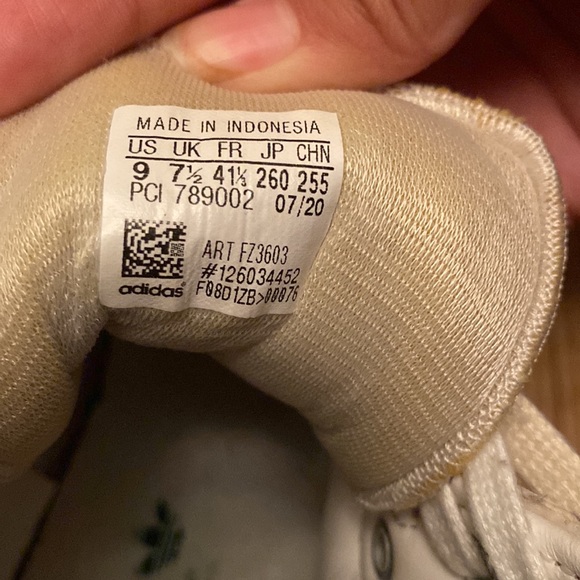 Selling adidas top ten size 9 - Picture 5 of 5